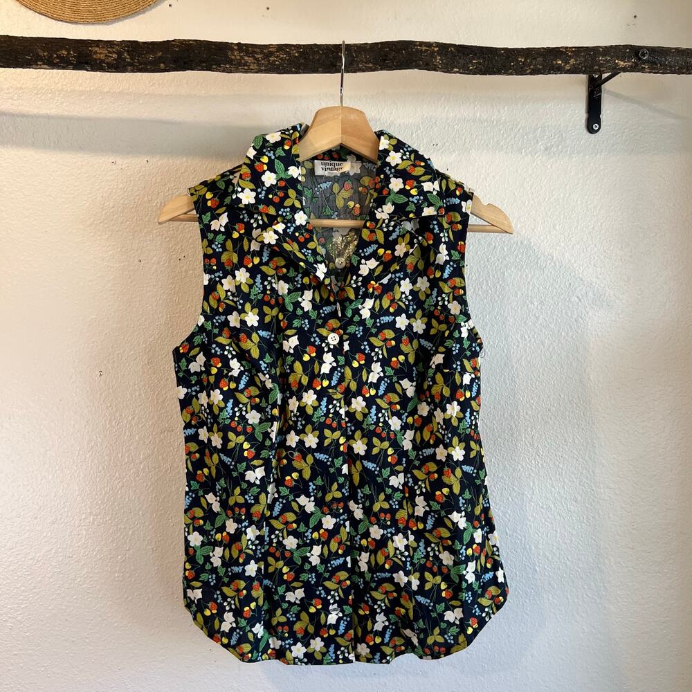 Unique Vintage Strawberry Cotton Print Sleeveless Button Down Blouse Size M - Picture 8 of 12